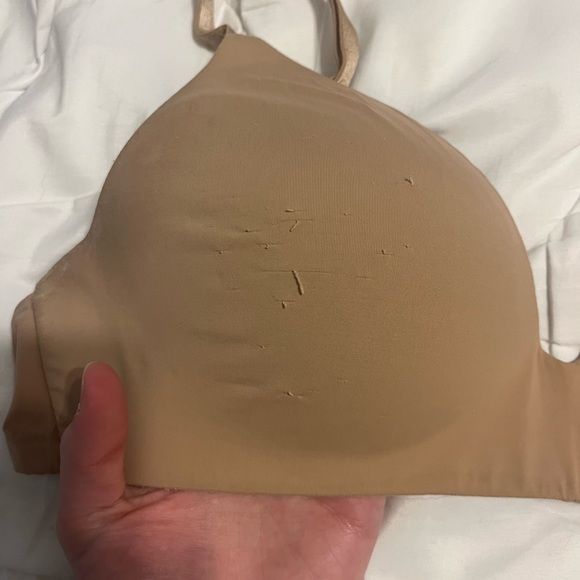 Victoria Secret Seamless Bra - Picture 2 of 3